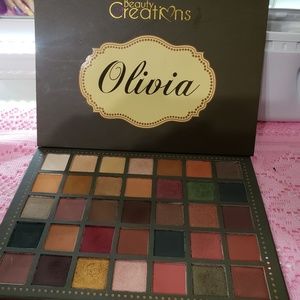 Eyeshadow palette